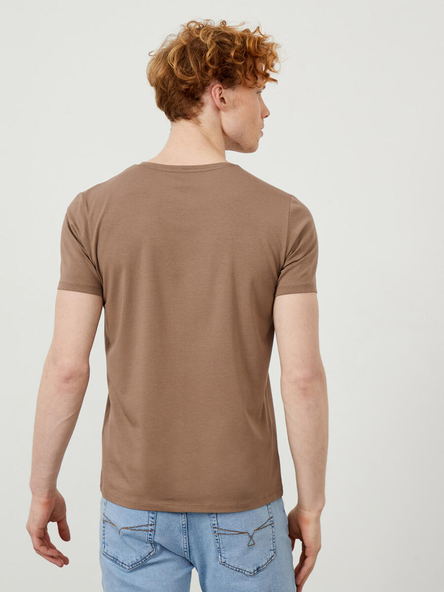 Xint V Yaka Modal Slim Fit Basic Tişört. 4